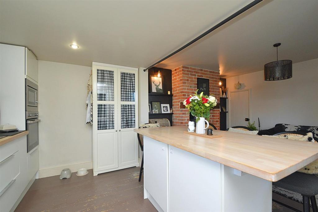 Kitchen4.jpg