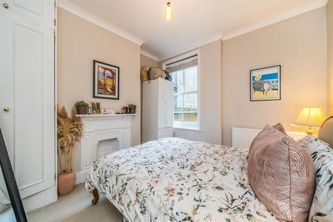 1 bedroom flat to rent, Queensmill Road, London SW6