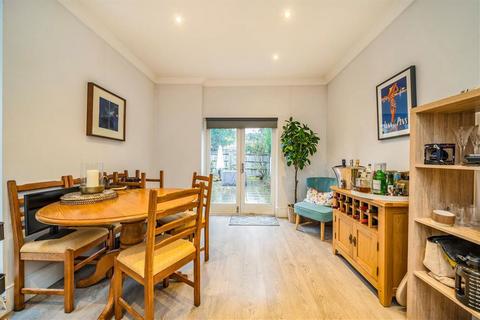 1 bedroom flat to rent, Queensmill Road, London SW6