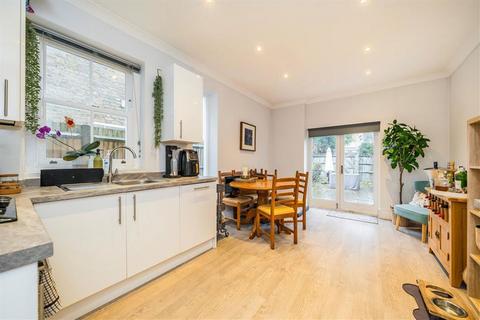 1 bedroom flat to rent, Queensmill Road, London SW6