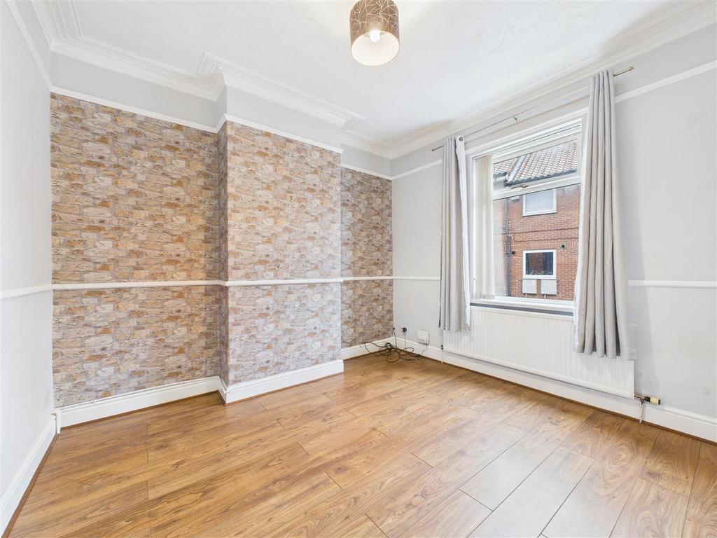 CAM05193 G0-PR0069-STILL001.jpg