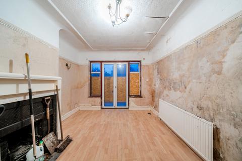 3 bedroom semi-detached house for sale, Formby Avenue, Stanmore