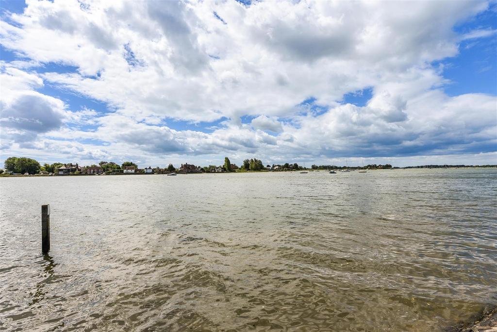 Bosham Harbour View Nearby.jpg