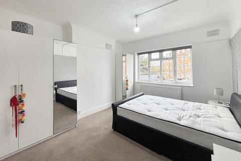 undefined, 10 Lampton Court, Lampton Road, Hounslow, Middlesex, TW3 4EU