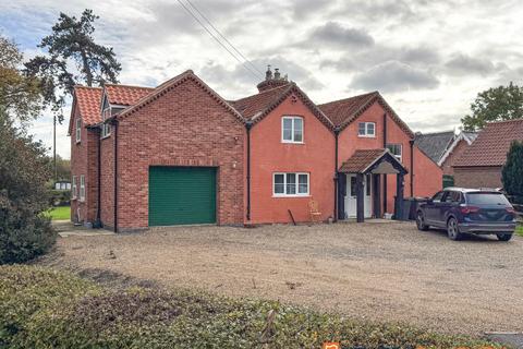 5 bedroom detached house for sale, Beckingham Road, 1 LN6