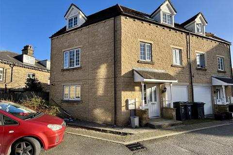 undefined, Pippin Court, Halifax HX2