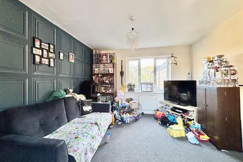 undefined, Pippin Court, Halifax HX2