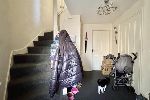undefined, Pippin Court, Halifax HX2
