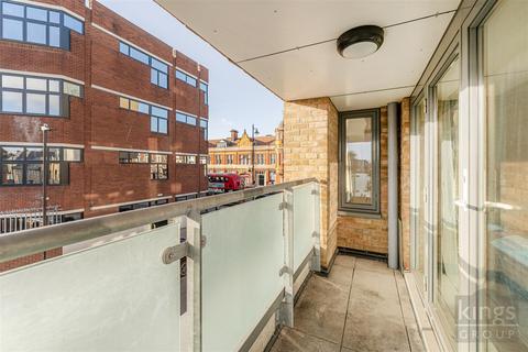 1 bedroom flat for sale, Hampden Lane, London