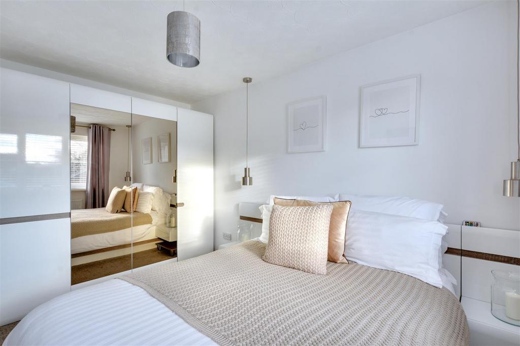 Bedroom 1 2.jpeg