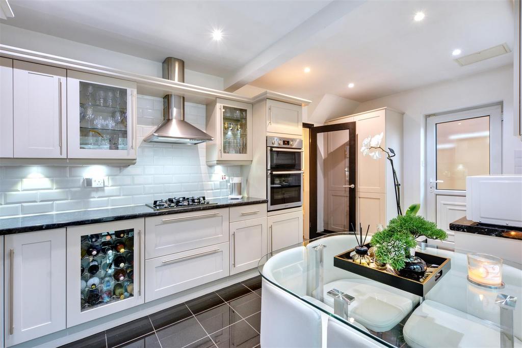 Kitchen 4.jpeg