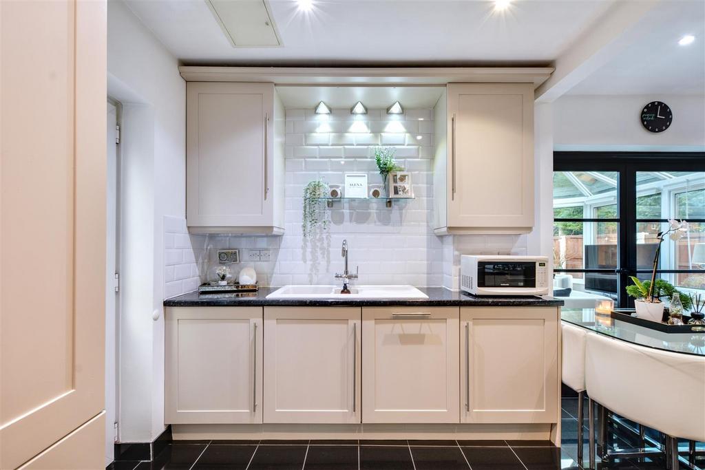 Kitchen 1.jpeg
