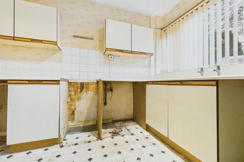 3 bedroom terraced house for sale, Crabtree Way, Rugeley