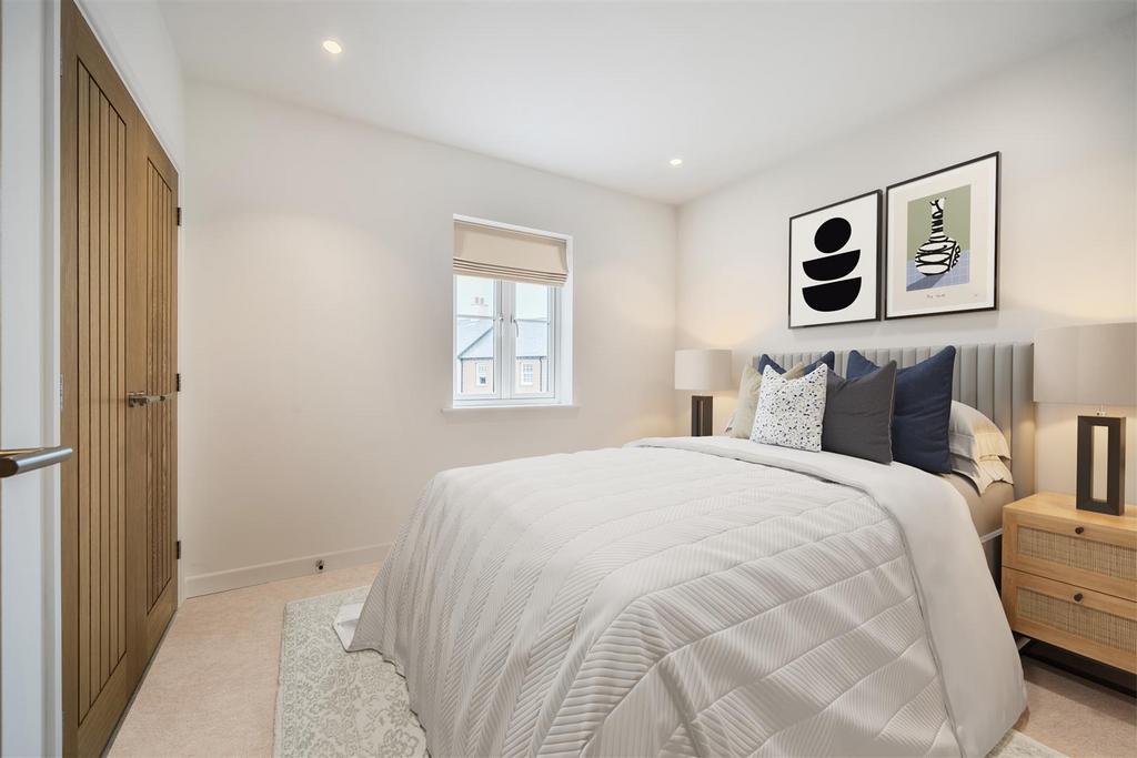 Principal double bedroom