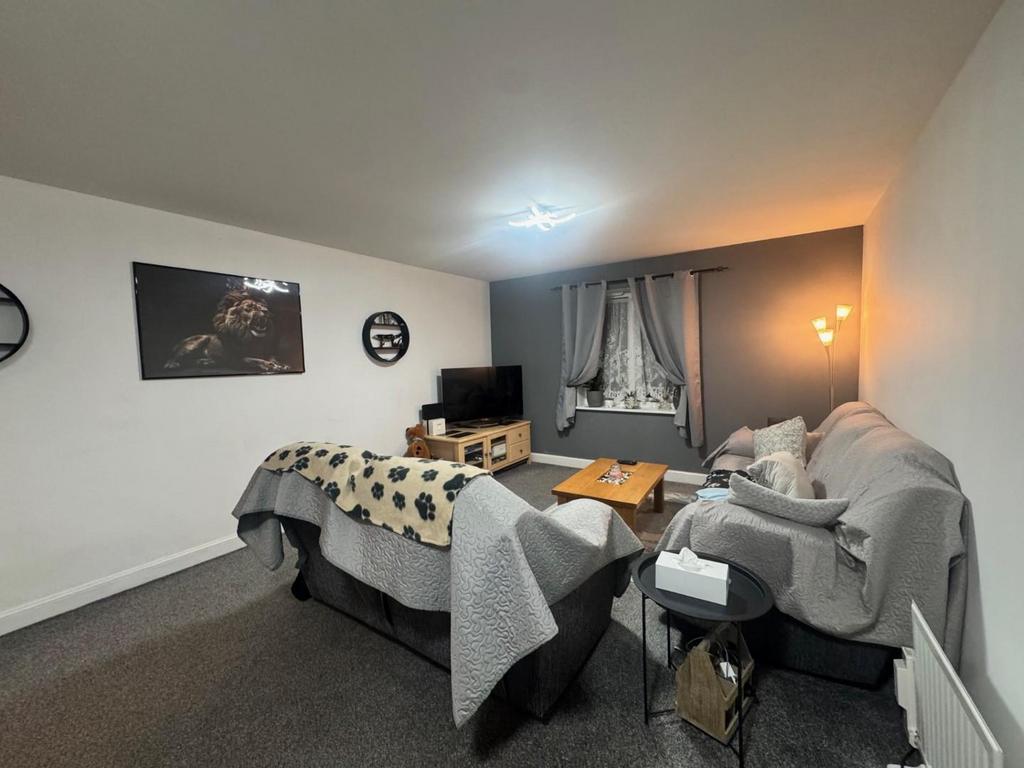 Lounge1.jpg