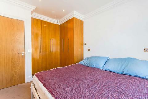 undefined, Elizabeth Mews, London NW3