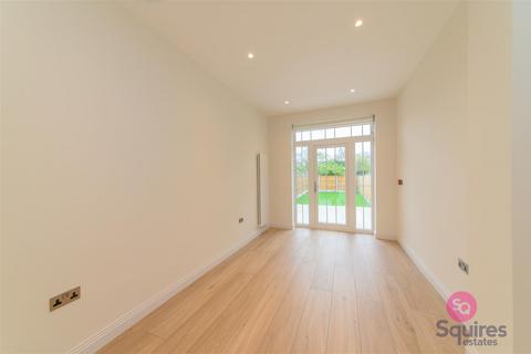 undefined, Sunny Gardens Road, London