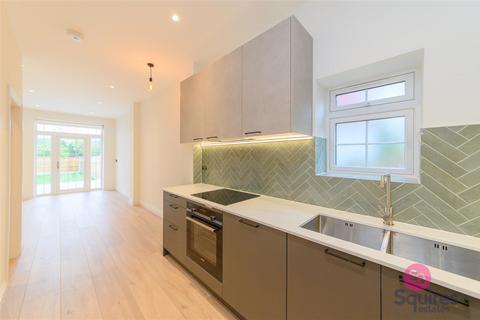 2 bedroom flat to rent, Sunny Gardens Road, London