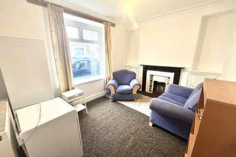 4 bedroom house of multiple occupation to rent, Queen Street, Pontypridd CF37