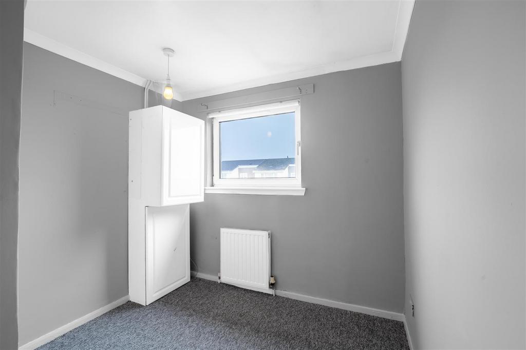 Bedroom.three.a.jpg