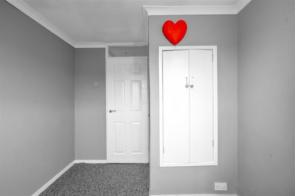 Bedroom.three.b.jpg
