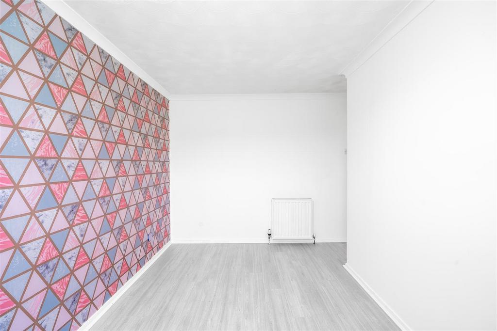 Bedroom.one.b.jpg