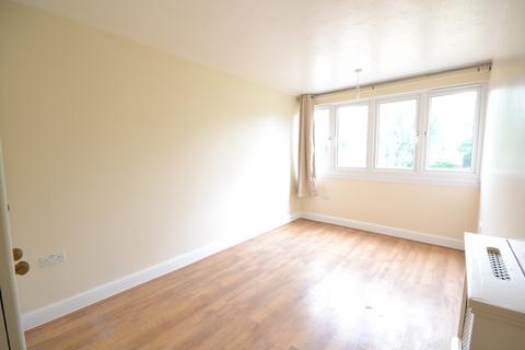 1 bedroom in a flat share to rent, Waynflete Square, London W10