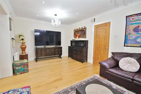 undefined, Elm Close, Horsell GU21