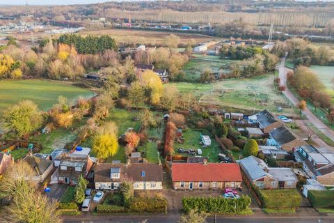 undefined, Luton Road, Chalton, LU4 9UJ