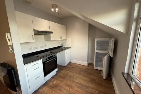 1 bedroom flat to rent, Cheddon Road, Somerset TA2