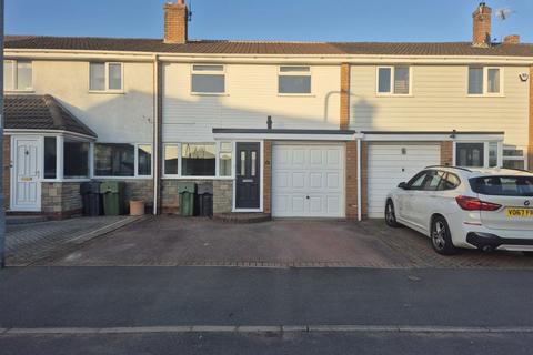 3 bedroom semi-detached house to rent, Harberrow Close, Hagley Stourbridge
