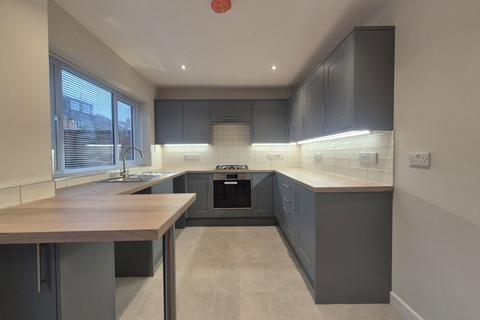 3 bedroom semi-detached house to rent, Harberrow Close, Hagley Stourbridge