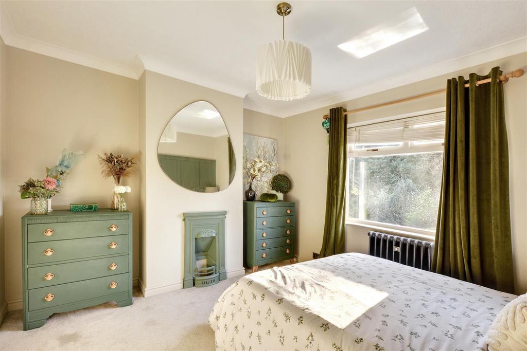 Bedroom 1 1.jpeg