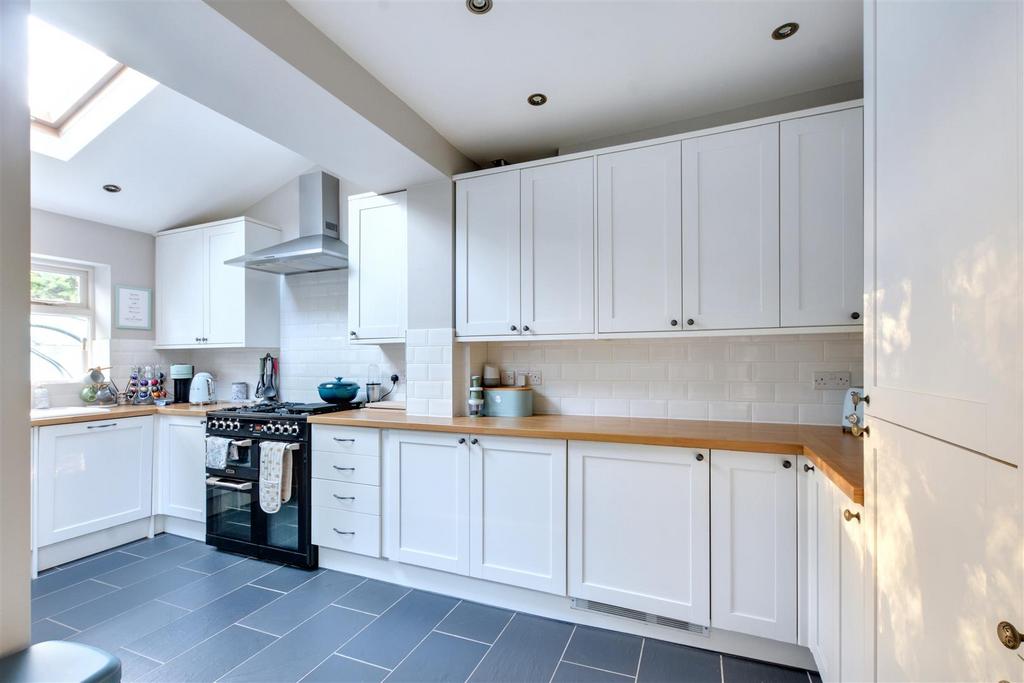 Kitchen 1.jpeg