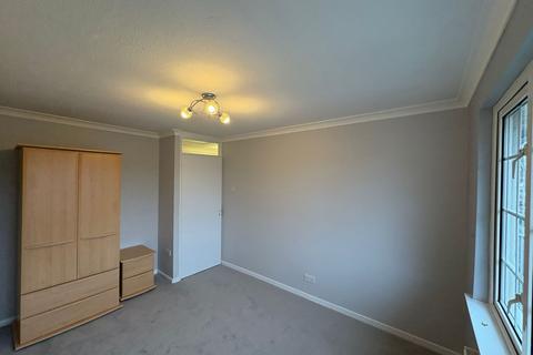 3 bedroom semi-detached house to rent, The Horseshoe, Hemel Hempstead, HP3