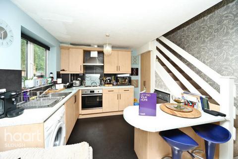 1 bedroom semi-detached house to rent, Meadowbrook Close, SLOUGH