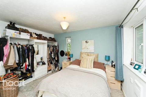 1 bedroom semi-detached house to rent, Meadowbrook Close, SLOUGH