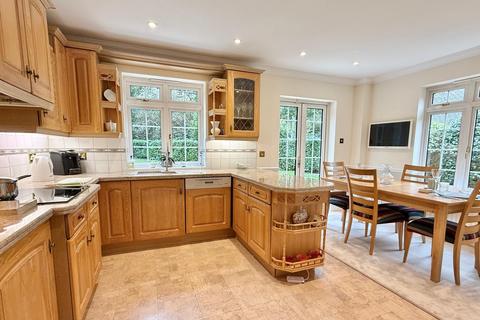 4 bedroom detached house for sale, Warren Drive, Ringwood, BH24 2AS