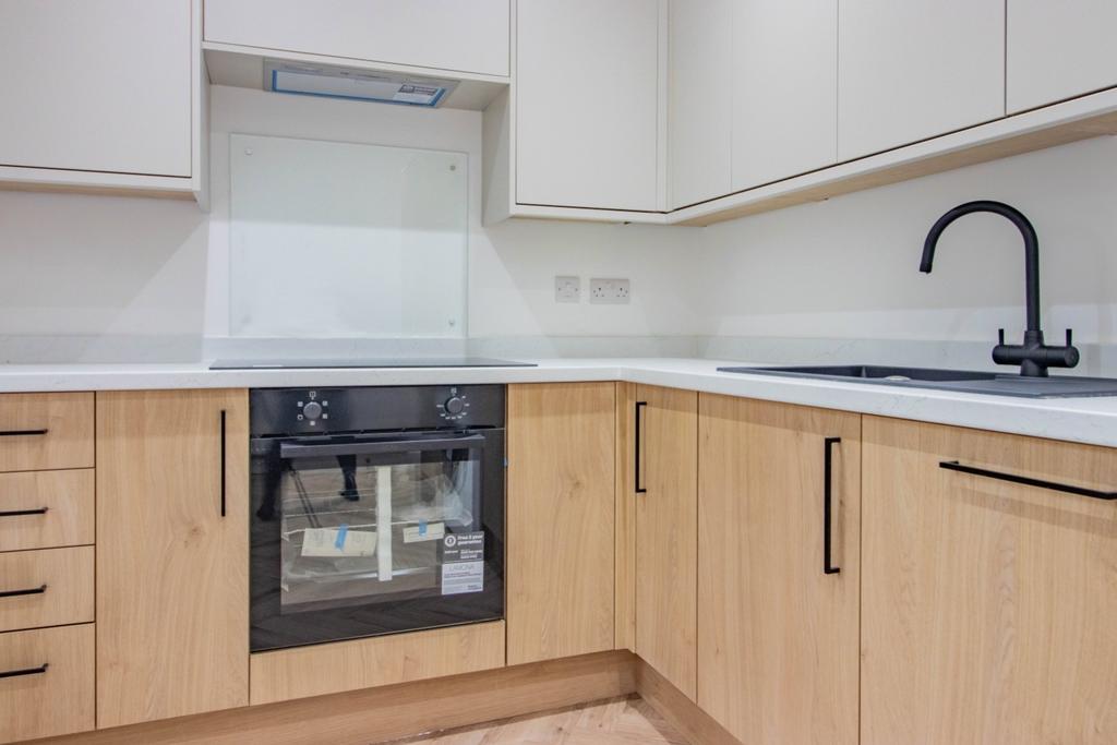 Lrg Kitchen