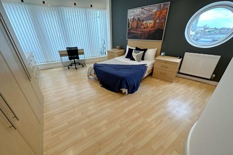 undefined, Royal Quay, L3 4EU,