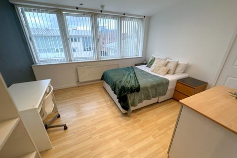 undefined, Royal Quay, L3 4EU,