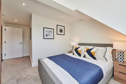 undefined, BEECHCROFT AVENUE, GOLDERS GREEN, NW11