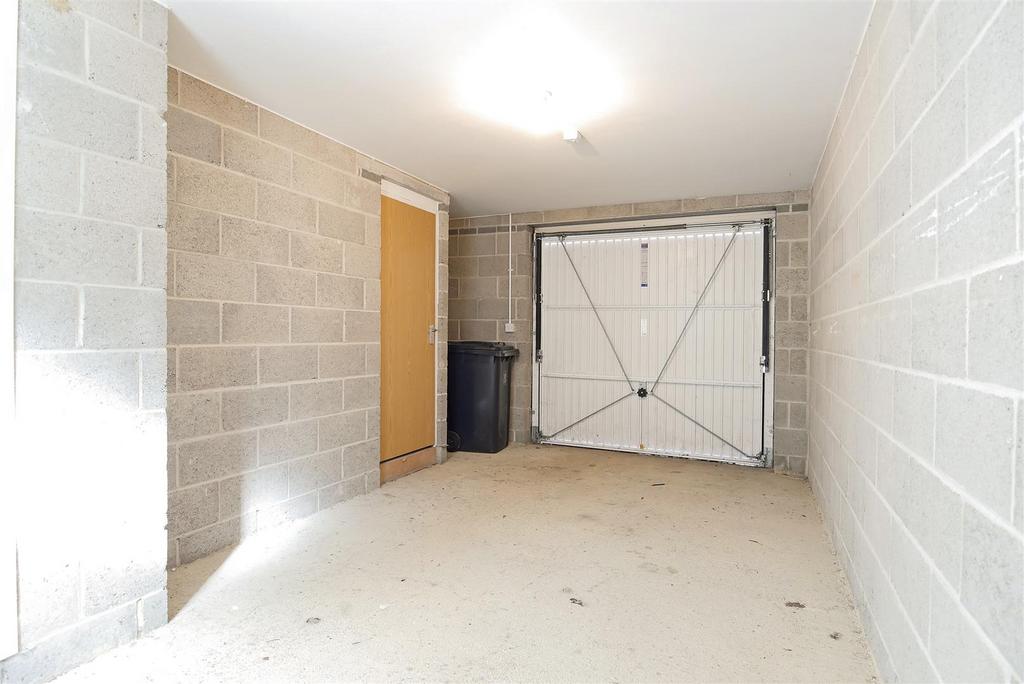 Garage.jpg