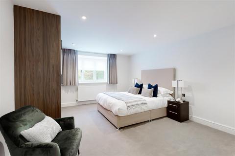 2 bedroom apartment to rent, BEECHCROFT AVENUE, GOLDERS GREEN, NW11
