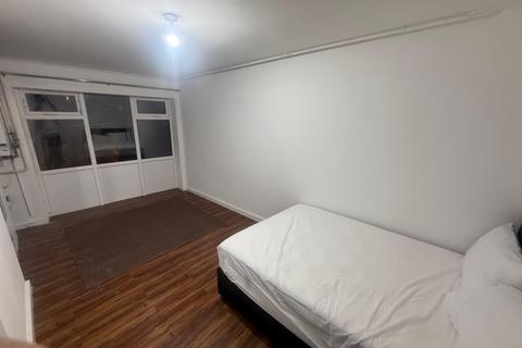 undefined, Ballinger Way, Northolt UB5