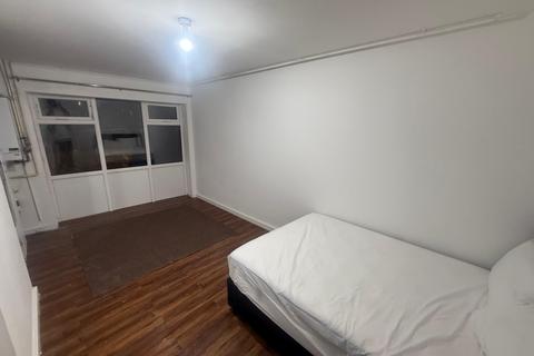 undefined, Ballinger Way, Northolt UB5