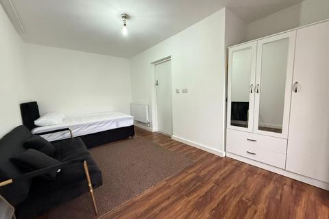 undefined, Ballinger Way, Northolt UB5