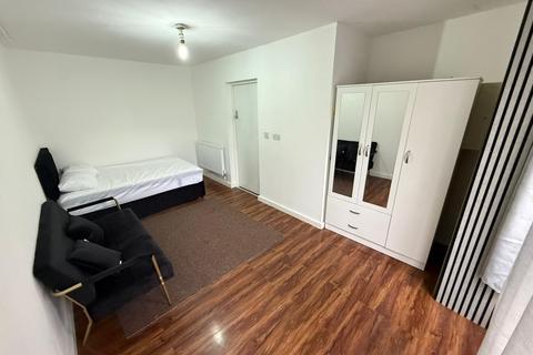 undefined, Ballinger Way, Northolt UB5