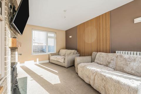 3 bedroom semi-detached house for sale, Hawthorn Way, Burwell CB25