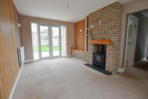 3 bedroom semi-detached house for sale, Hawthorn Way, Burwell CB25